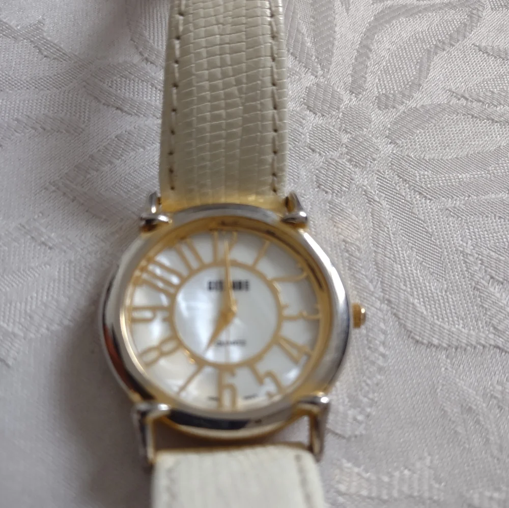 Mother Of Pearl Gitano stainless steel back Japan movt pearly face leather band